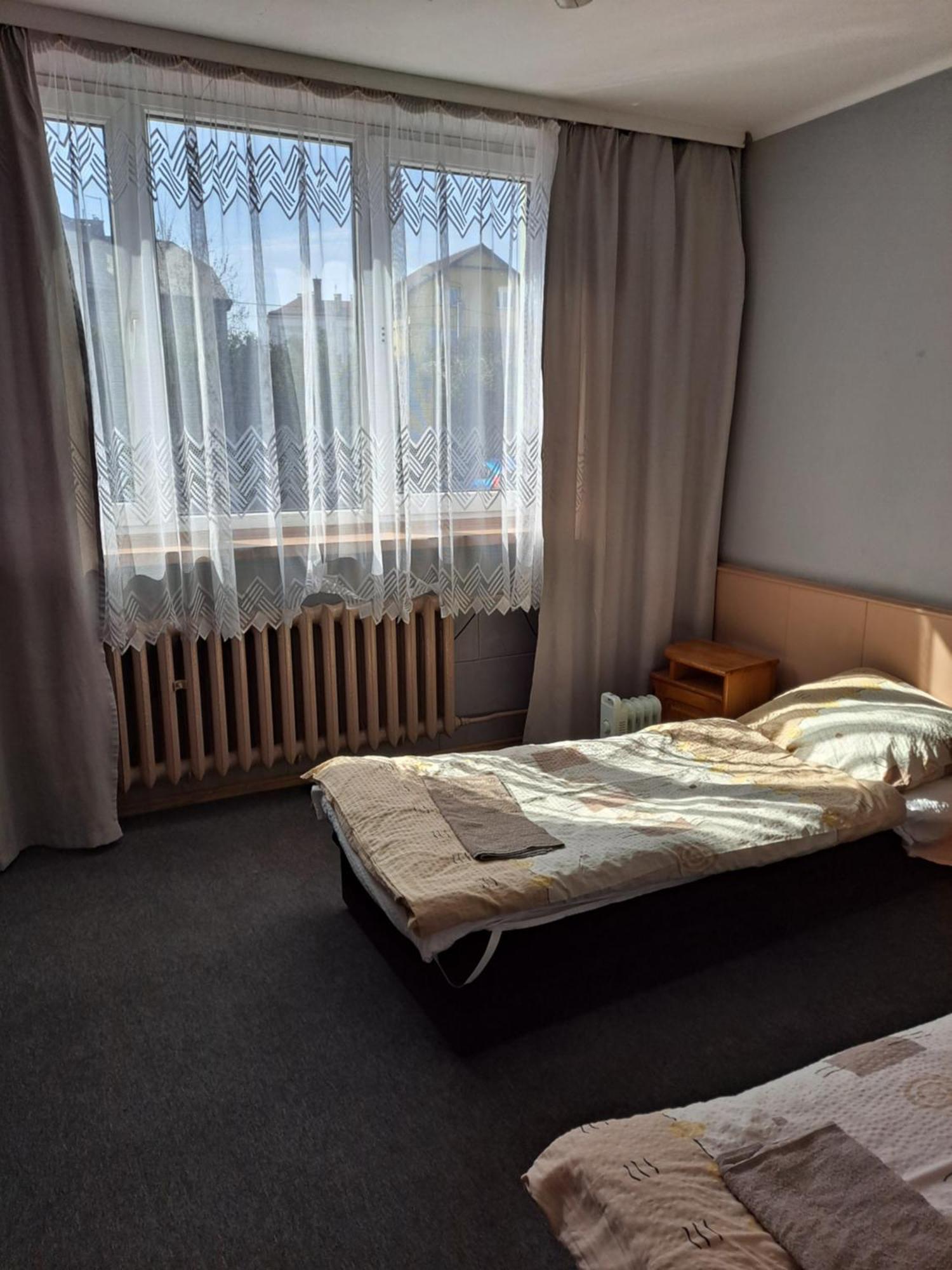 Karet Obiekt Hotelowy Skoczów Kültér fotó