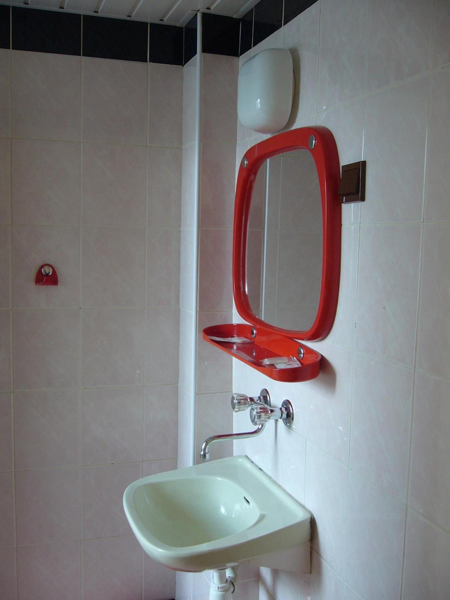 Karet Obiekt Hotelowy Skoczów Kültér fotó