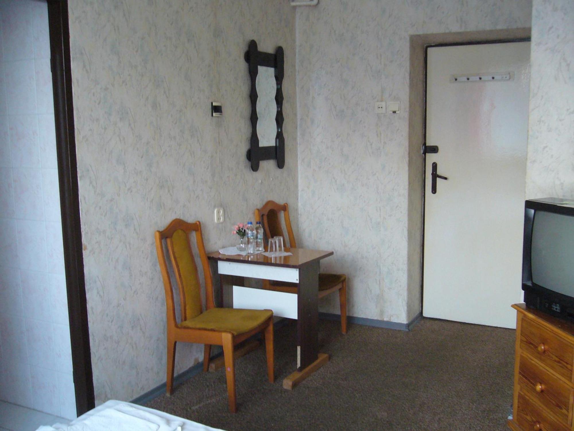 Karet Obiekt Hotelowy Skoczów Kültér fotó