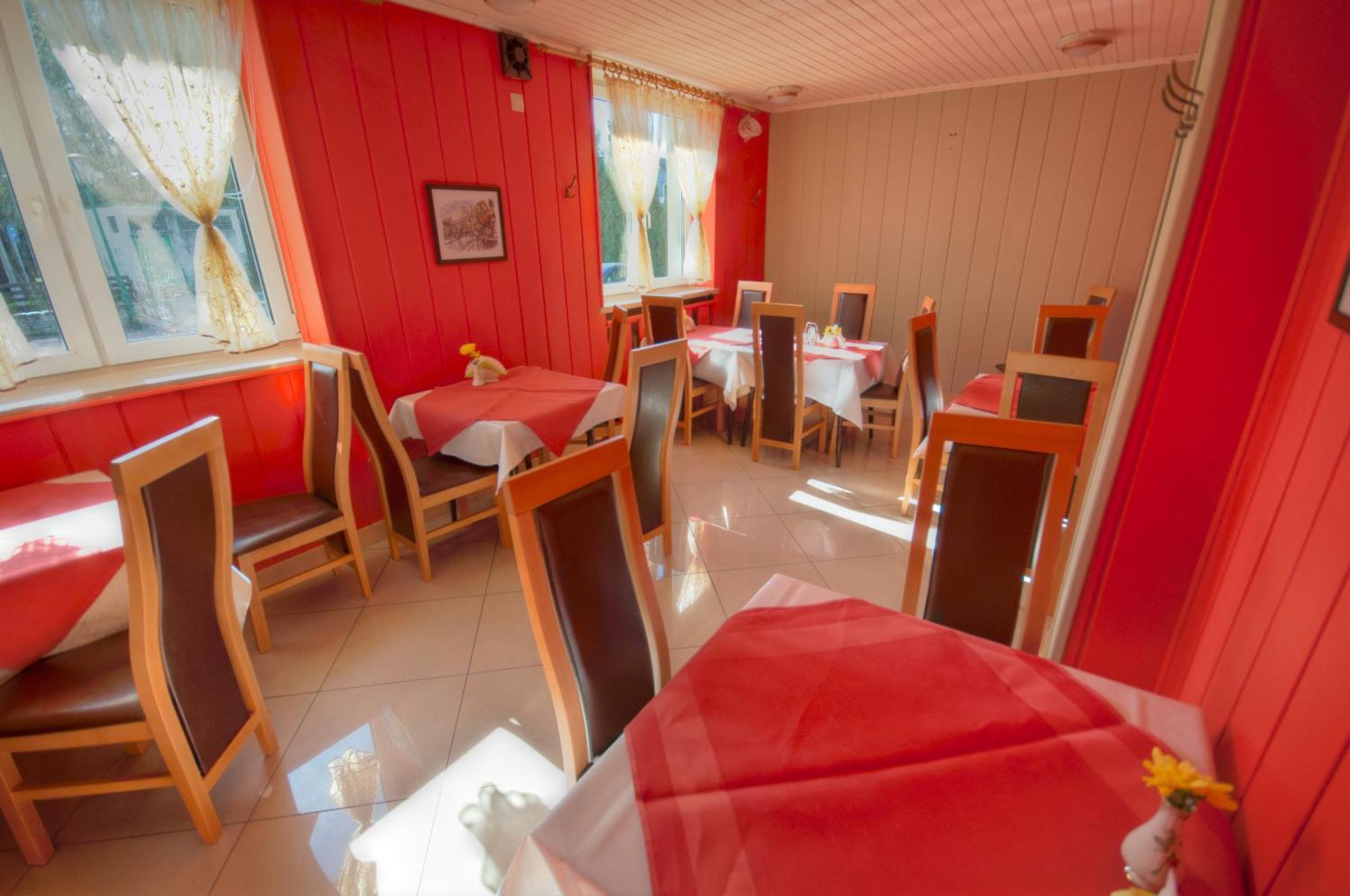 Karet Obiekt Hotelowy Skoczów Kültér fotó