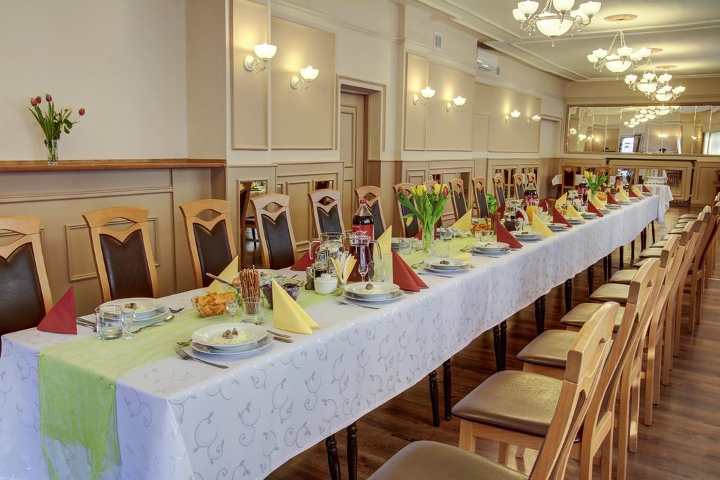 Karet Obiekt Hotelowy Skoczów Kültér fotó